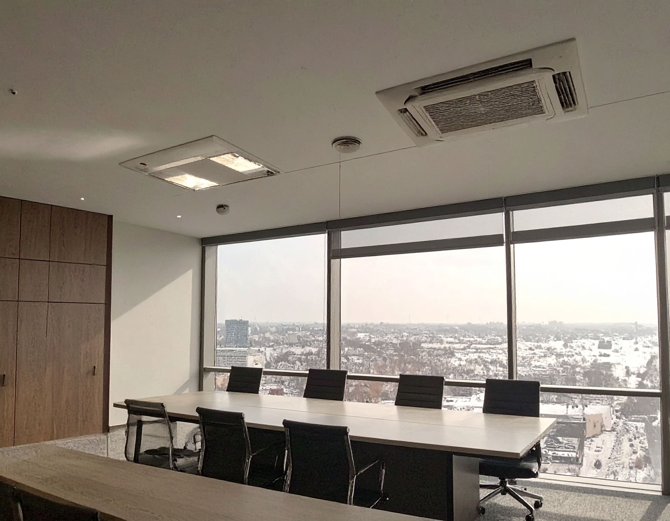 オフィスビル空調リニューアルで年間コスト20%削減を実現